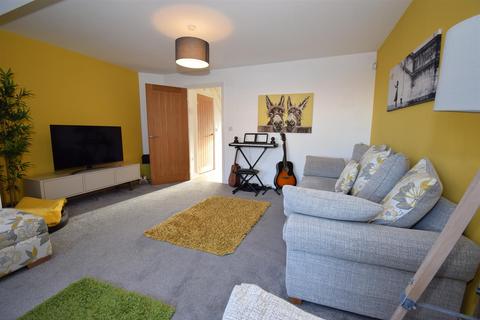 3 bedroom townhouse for sale, Woodside Drive, Boldon Colliery