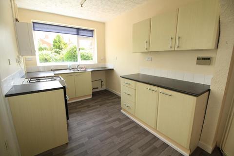 3 bedroom terraced house to rent, Latham Street, Bulwell, Nottingham, NG6