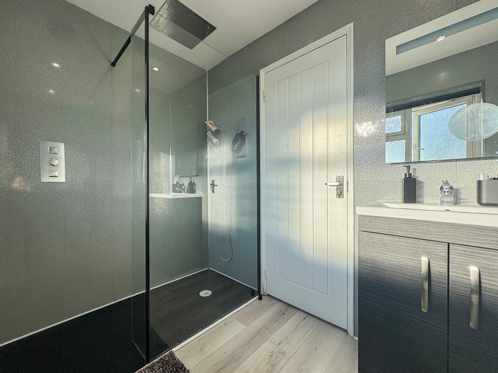 Shower Room (2)