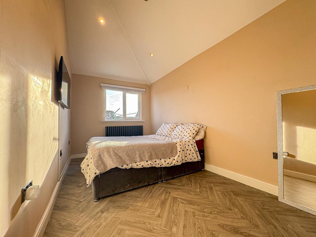 Bed 4