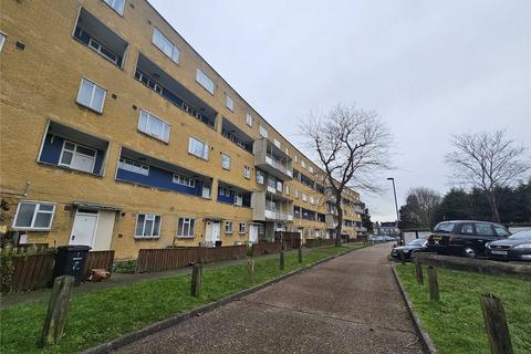 3 bedroom flat for sale, Bromley Road, London, SE6