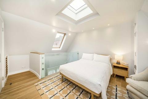 1 bedroom terraced house to rent, Royal Crescent Mews, London W11