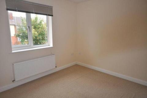 2 bedroom terraced house to rent, Trent View, Burton-on-Trent, Staffordshire, DE15