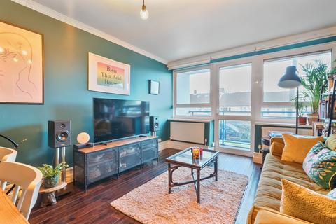 3 bedroom apartment for sale, Endwell Road, London