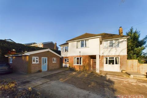 4 bedroom detached house for sale, Kingsmills Road, Wrexham