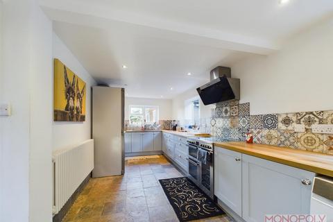 4 bedroom detached house for sale, Kingsmills Road, Wrexham