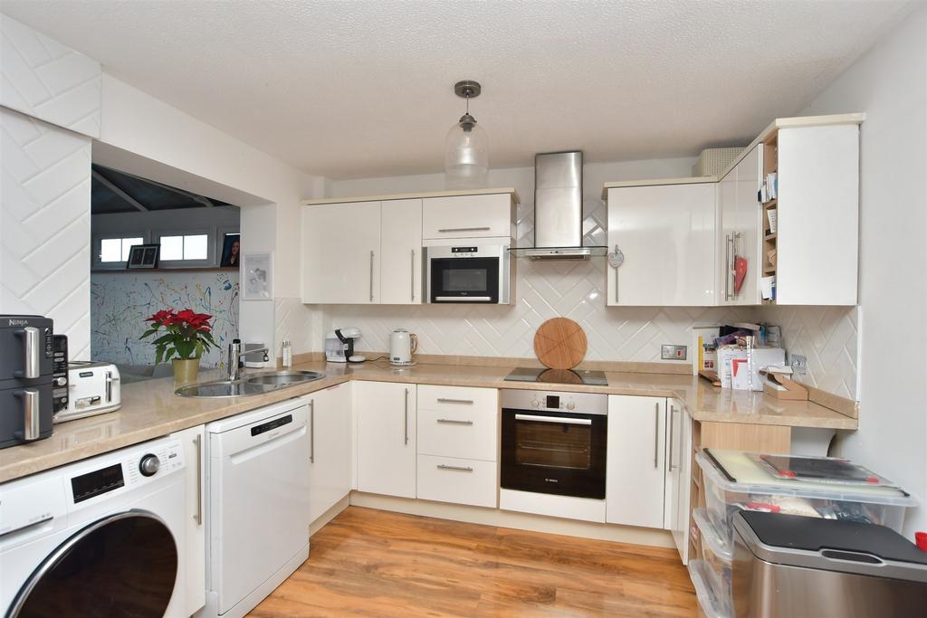 Kitchen/ Dining Area