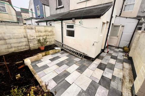 3 bedroom terraced house to rent, Talworth Street, Roath