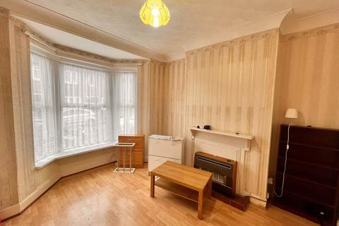 3 bedroom terraced house to rent, Talworth Street, Roath