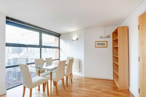 2 bedroom flat to rent, Britton Street, London EC1M