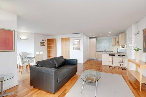 2 bedroom flat to rent, Britton Street, London EC1M