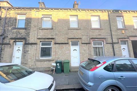 3 bedroom terraced house to rent, Pickford Street, Huddersfield, West Yorkshire, HD3