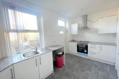 3 bedroom terraced house to rent, Pickford Street, Huddersfield, West Yorkshire, HD3