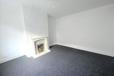 3 bedroom terraced house to rent, Pickford Street, Huddersfield, West Yorkshire, HD3