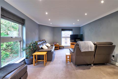 93 Chapel Fields, Godalming, GU7 2AA