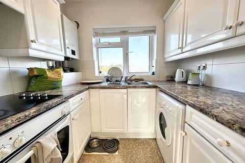 2 bedroom flat for sale, Waldegrave Court Westfield Avenue, Saltdean, BN2 8HW