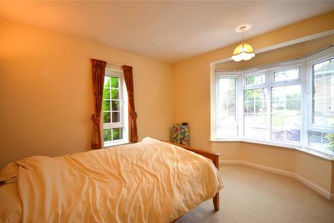 3 bedroom apartment for sale, Firgrove Court, Farnham, Surrey, GU9