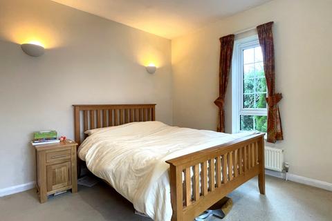 3 bedroom apartment for sale, Firgrove Court, Farnham, Surrey, GU9