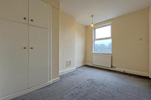 3 bedroom terraced house to rent, Cycle Road, Nottingham NG7