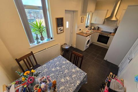 2 bedroom terraced house to rent, Cliffe Terrace, Leeds