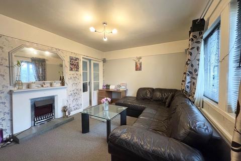 3 bedroom end of terrace house for sale, Greenbrow Road, Newall Green, Manchester, M23