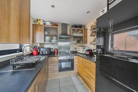 2 bedroom apartment for sale, Flat 18, Wynne Court, 1 Raven Close