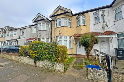 3 bedroom terraced house for sale, Brockenhurst Gardens,  Ilford, IG1