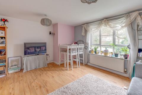 37 Britannia Close, Redditch, B98 7BN