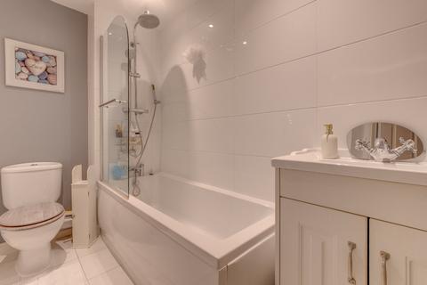 37 Britannia Close, Redditch, B98 7BN