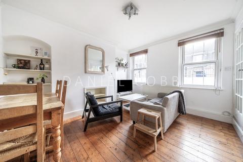 3 bedroom flat for sale, Doddington Grove, London, SE17