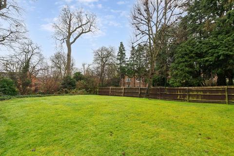 Flat 10, White Lodge Castlebar Park, London, W5 1BX