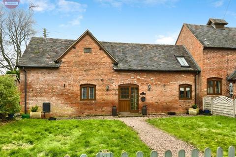 3 bedroom barn conversion to rent, The Green, Rous Lench, WR11