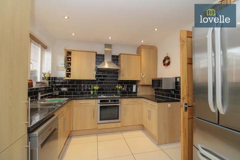 44 Sunningdale, Waltham, Grimsby, DN37 0UG
