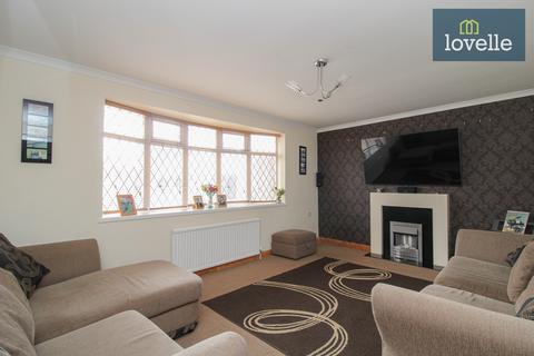 44 Sunningdale, Waltham, Grimsby, DN37 0UG