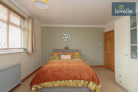 44 Sunningdale, Waltham, Grimsby, DN37 0UG