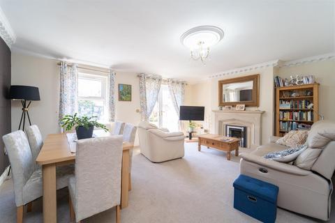 16a Alness Road, Manchester, M16 8FX