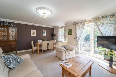 16a Alness Road, Manchester, M16 8FX