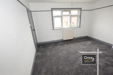 3 bedroom terraced house to rent, Honeysuckle Road, SOUTHAMPTON SO16