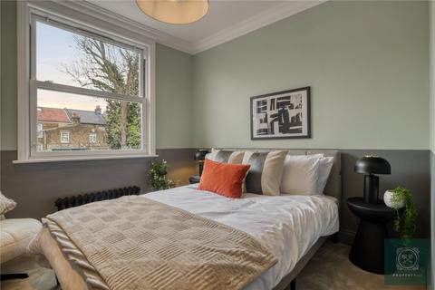 3 bedroom apartment for sale, Effingham Rd, London, N8