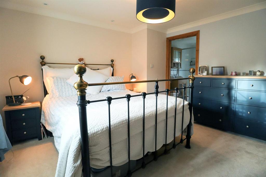 Master bedroom.jpg