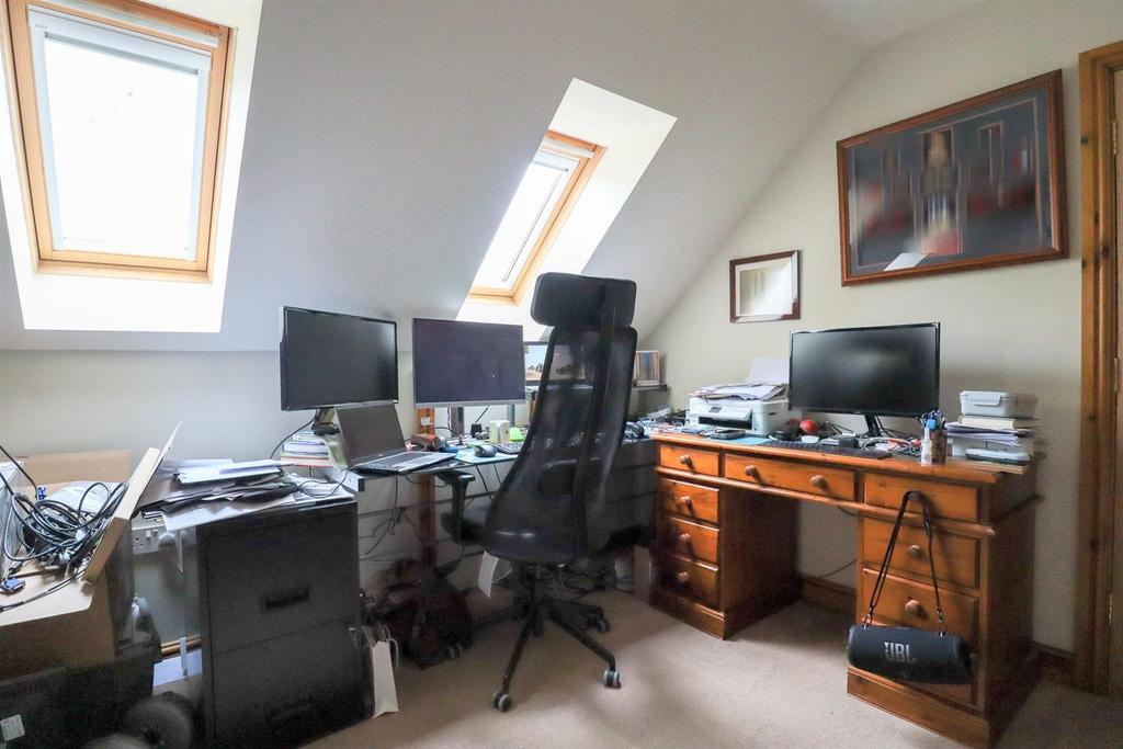 Bedroom 5.jpg