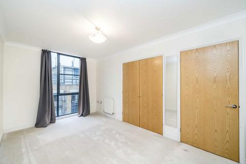 2 bedroom flat to rent, Ferry Lane, Brentford TW8