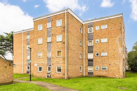 2 bedroom flat for sale, Aplin Way, Isleworth TW7