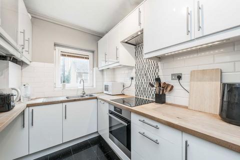 2 bedroom flat for sale, Aplin Way, Isleworth TW7