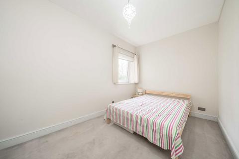 2 bedroom flat for sale, Aplin Way, Isleworth TW7