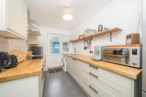 2 bedroom flat for sale, Munster Road, Teddington TW11