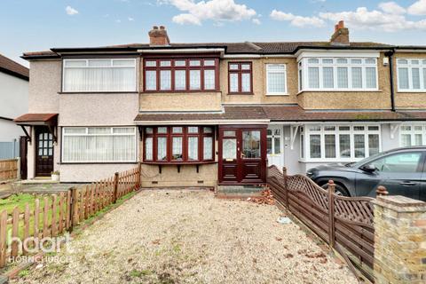 3 bedroom terraced house for sale, Chestnut Avenue, Hornchurch