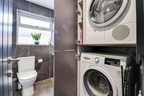 9 Holyrood Drive, Westcliff-on-sea, SS0 9XY