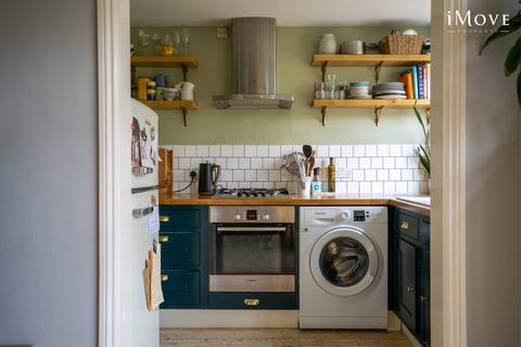 Flat 1, 67 Gipsy Hill, London, SE19 1QH
