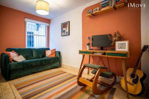 Flat 1, 67 Gipsy Hill, London, SE19 1QH